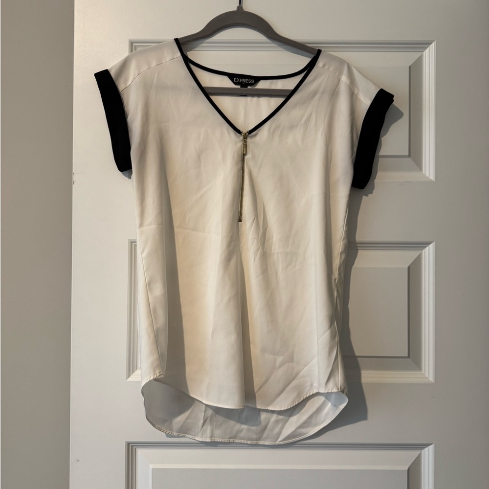 Express Women's Cream and Black Blouse